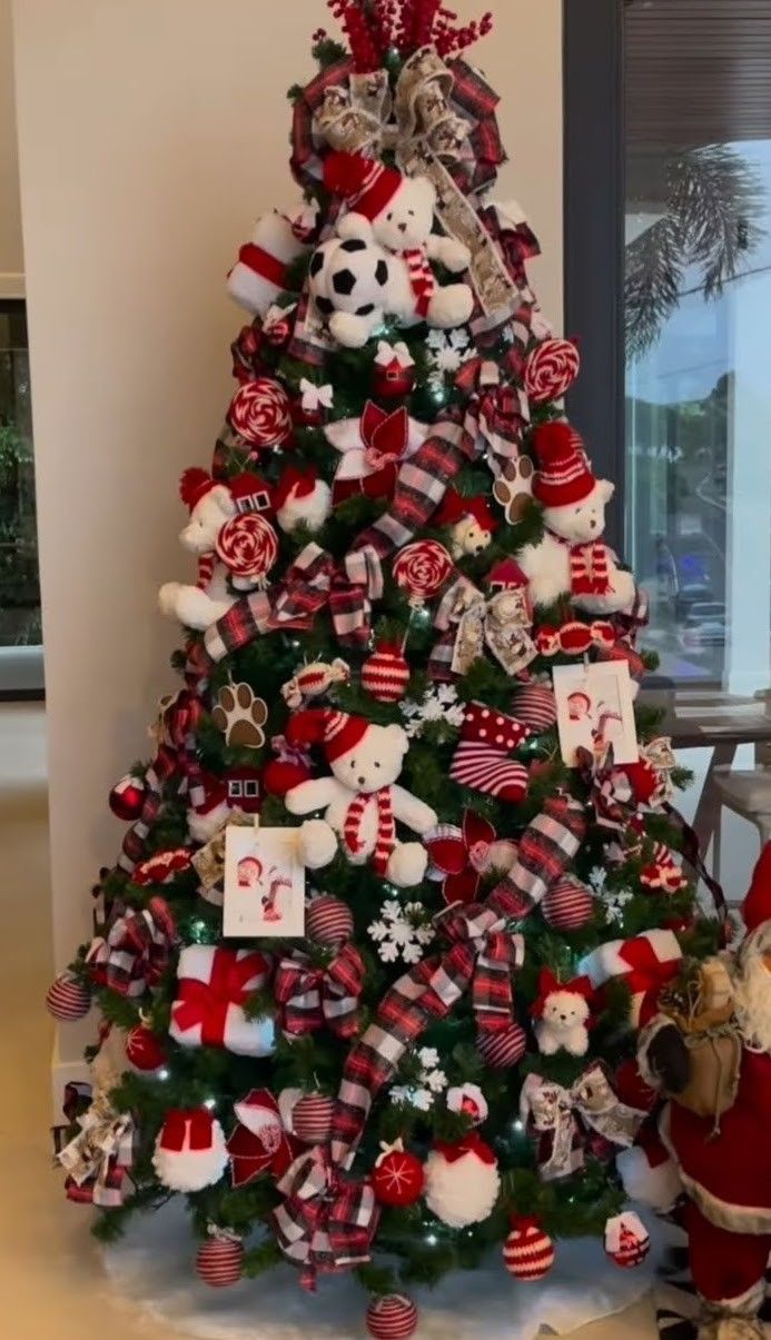 Árvore De Natal Luxo 150cm  Decorada Com Luzes 